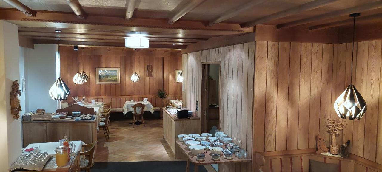 Garni Panoramik Otel Urtijëi Dış mekan fotoğraf
