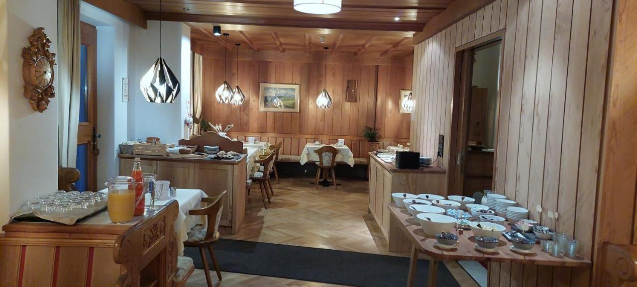 Garni Panoramik Otel Urtijëi Dış mekan fotoğraf