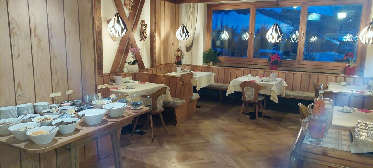 Garni Panoramik Otel Urtijëi Dış mekan fotoğraf