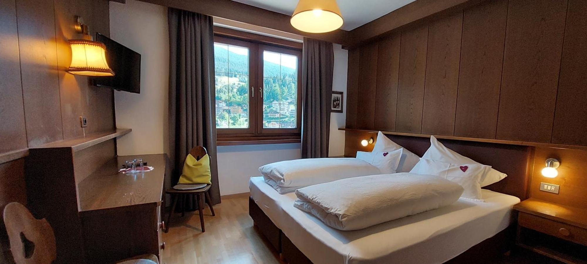 Garni Panoramik Otel Urtijëi Dış mekan fotoğraf