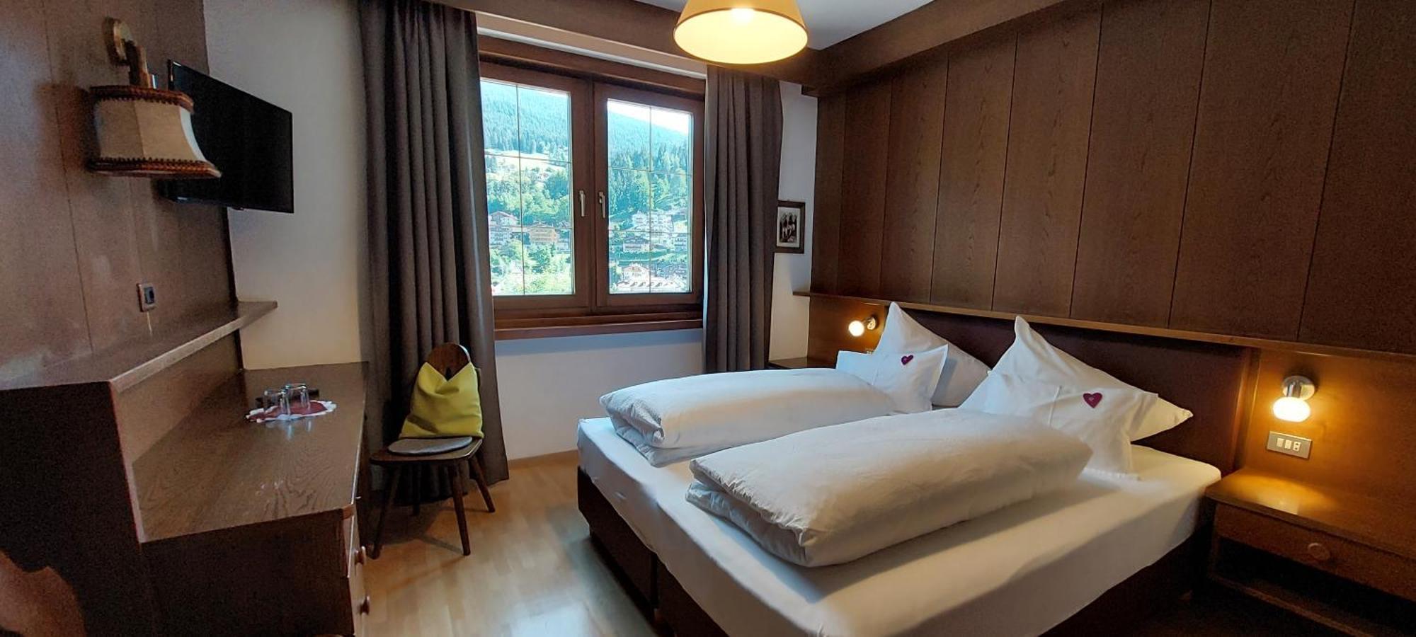 Garni Panoramik Otel Urtijëi Dış mekan fotoğraf