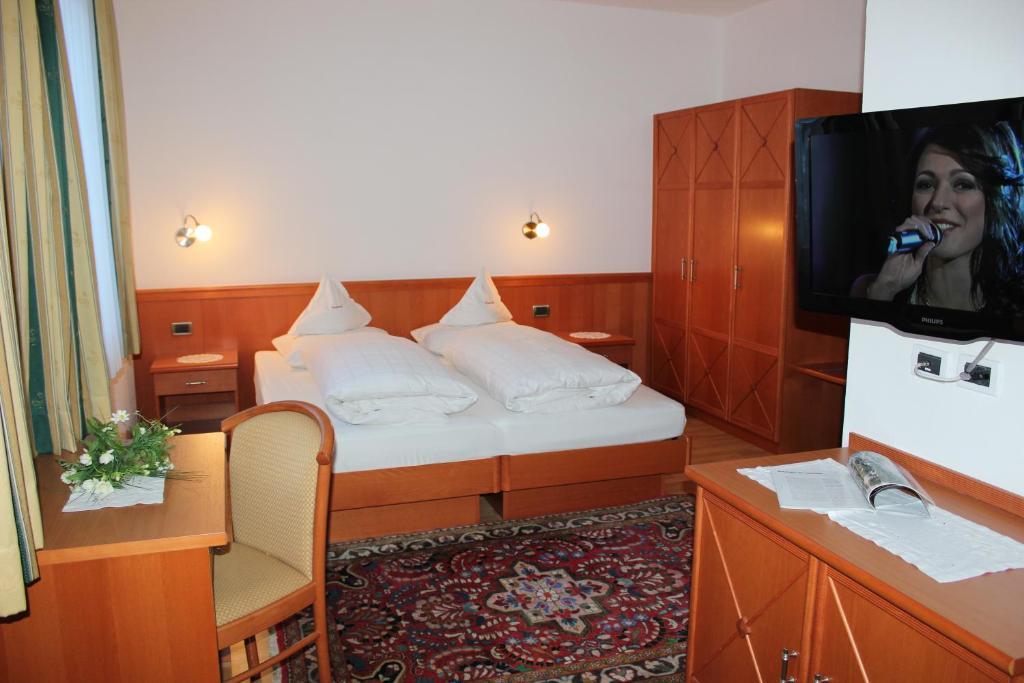 Garni Panoramik Otel Urtijëi Oda fotoğraf